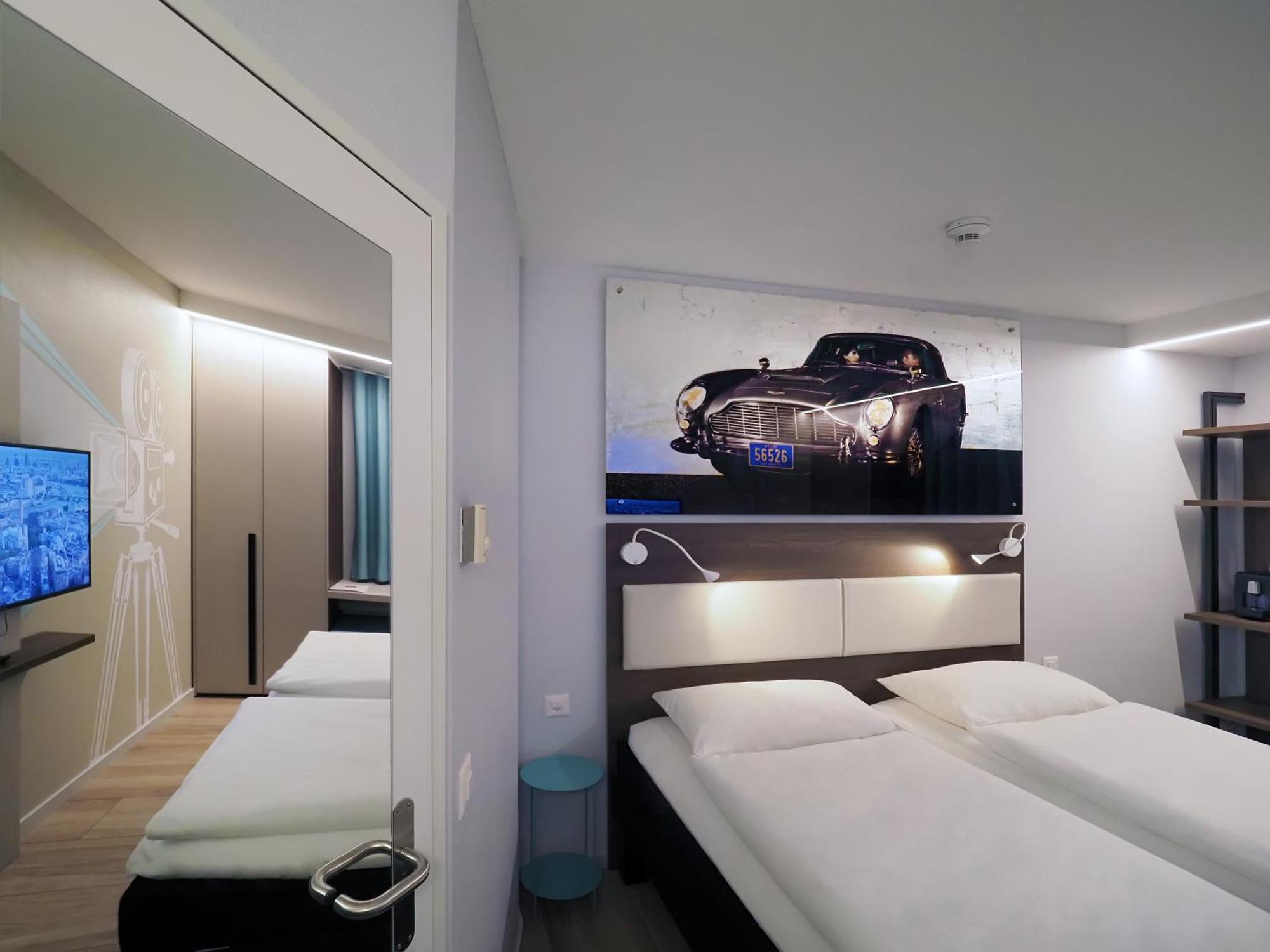 Cinema Tweepersoonskamer met 2 Aparte Bedden